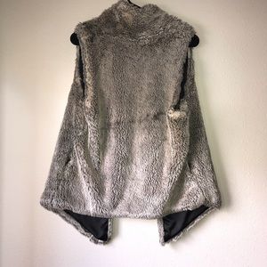 Tart collections Faux Fur vest